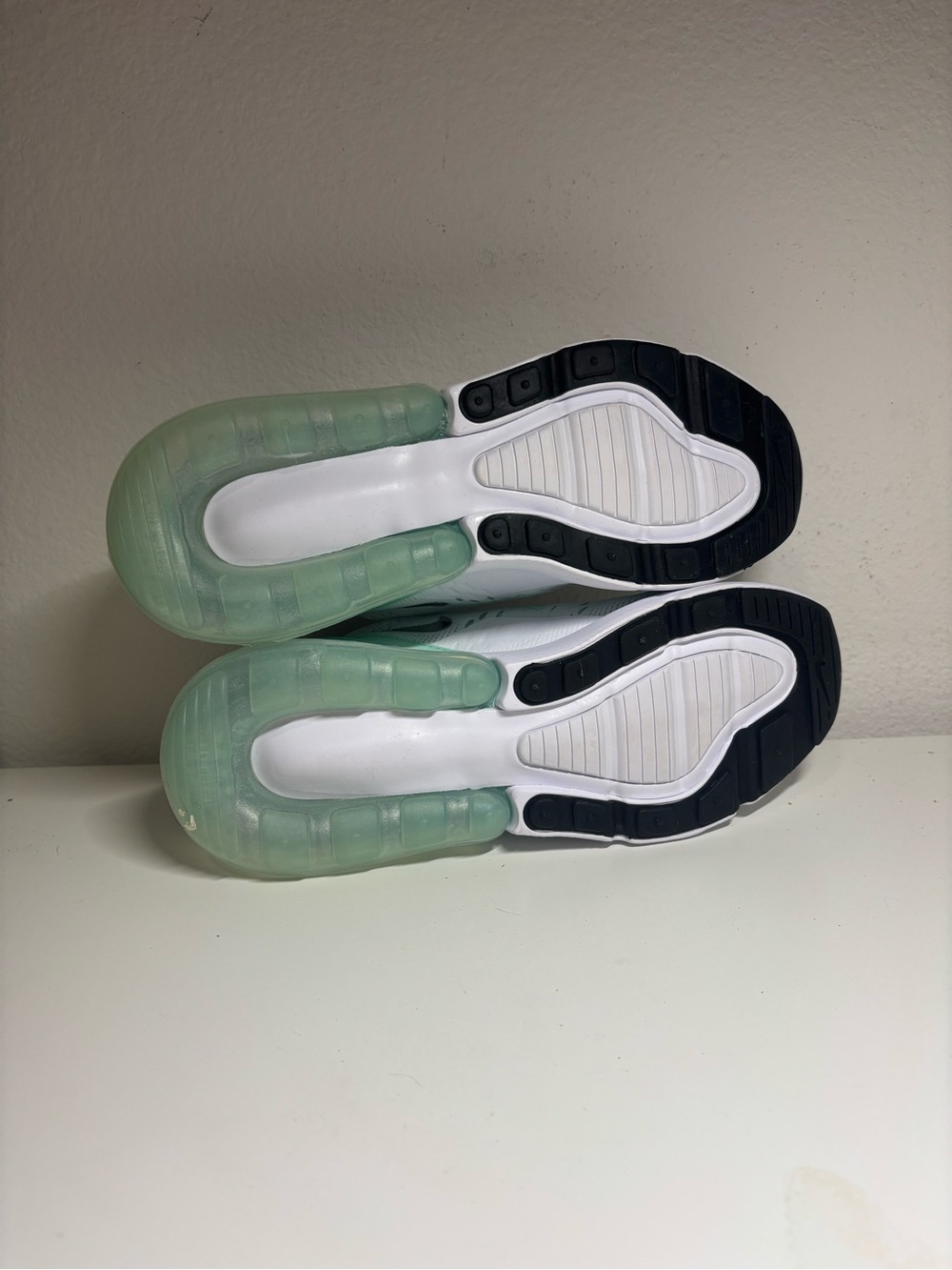 NEW NIKE Air Max 270 White Mint Foam Womens Size 7 - Picture 6 of 7